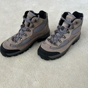 Columbia Women’s hiking boots